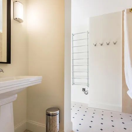 Exceptional - 3br-8p - Pantheon Apartment